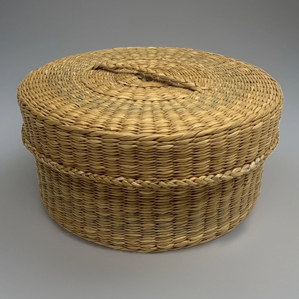 Vintage Woven Sweetgrass Basket w/Lid 5.5